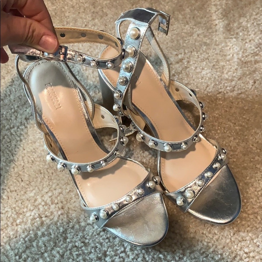 Silver with Pearls Tanner Platform - New
